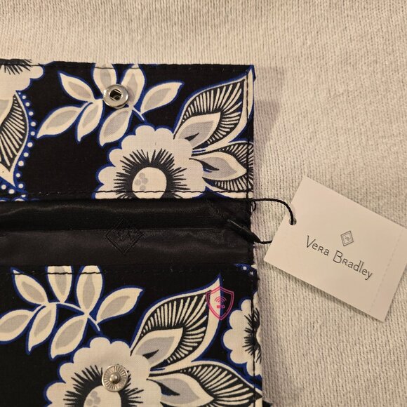 Vera Bradley NEW Card Case Snow Lotus Black White Floral Retired Pattern RFID Se - Picture 10 of 12